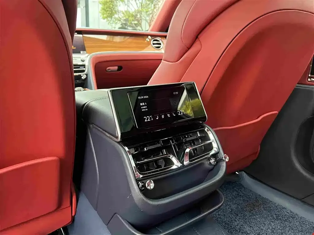 Bentley Flying Spur — фото 7