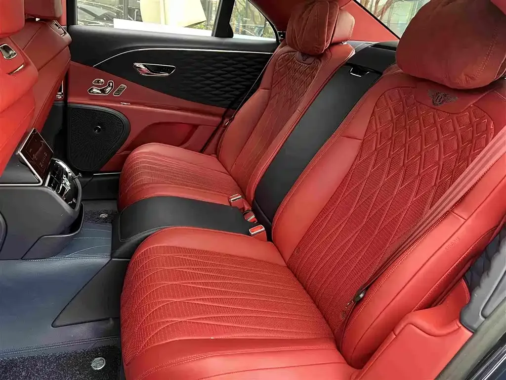 Bentley Flying Spur — фото 9