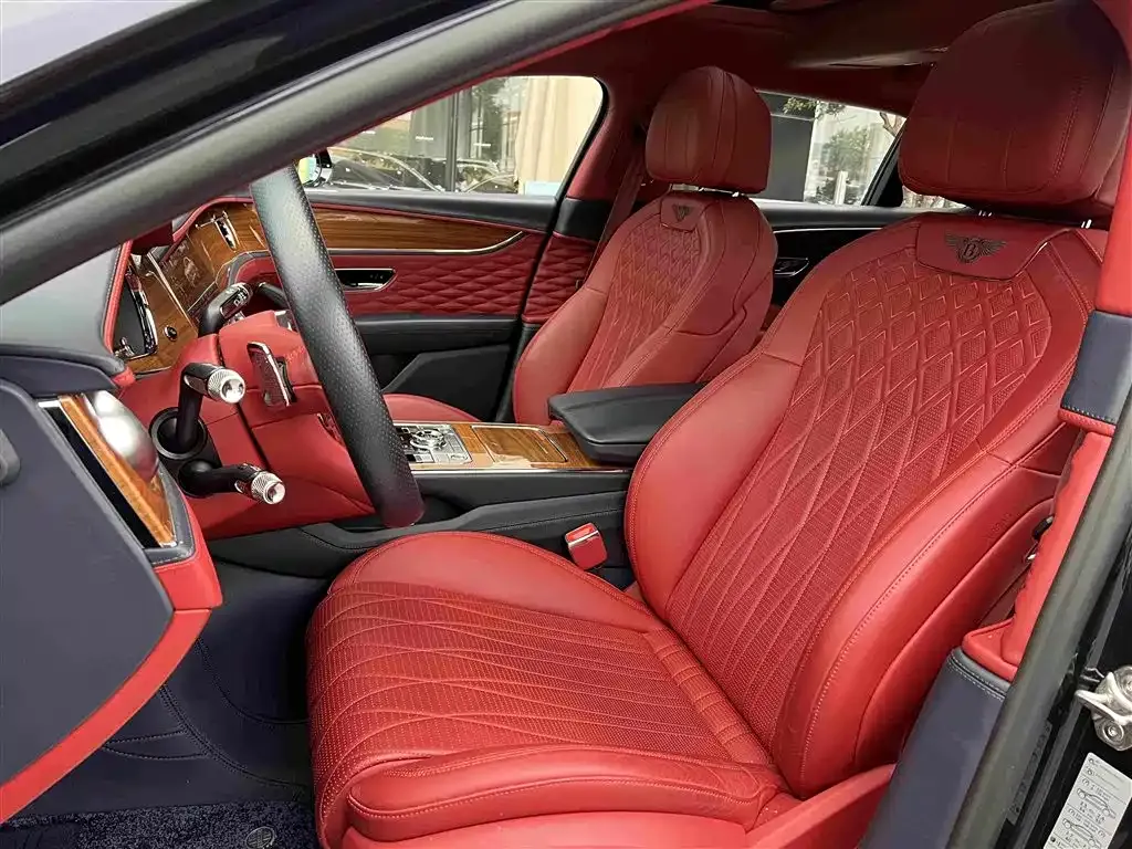 Bentley Flying Spur — фото 3