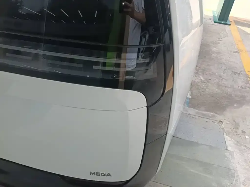 Li Auto MEGA — фото 6