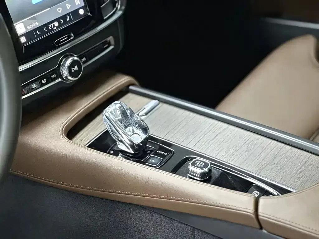 Volvo S90 — фото 3