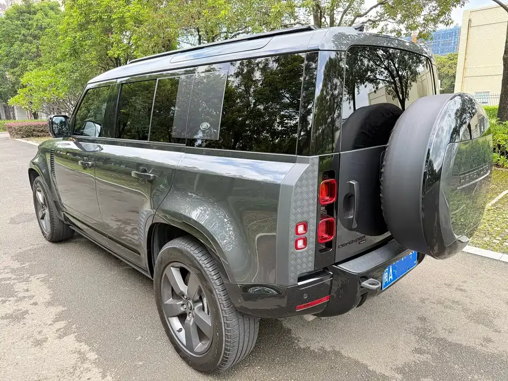 Land Rover Defender — фото 6