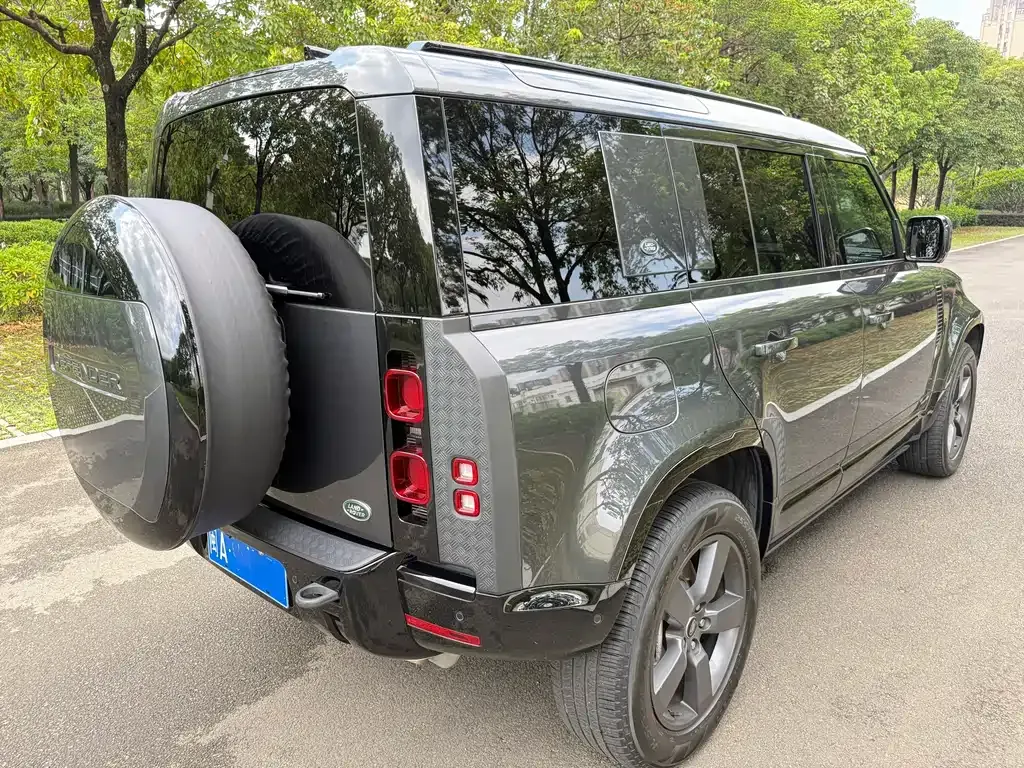 Land Rover Defender — фото 10