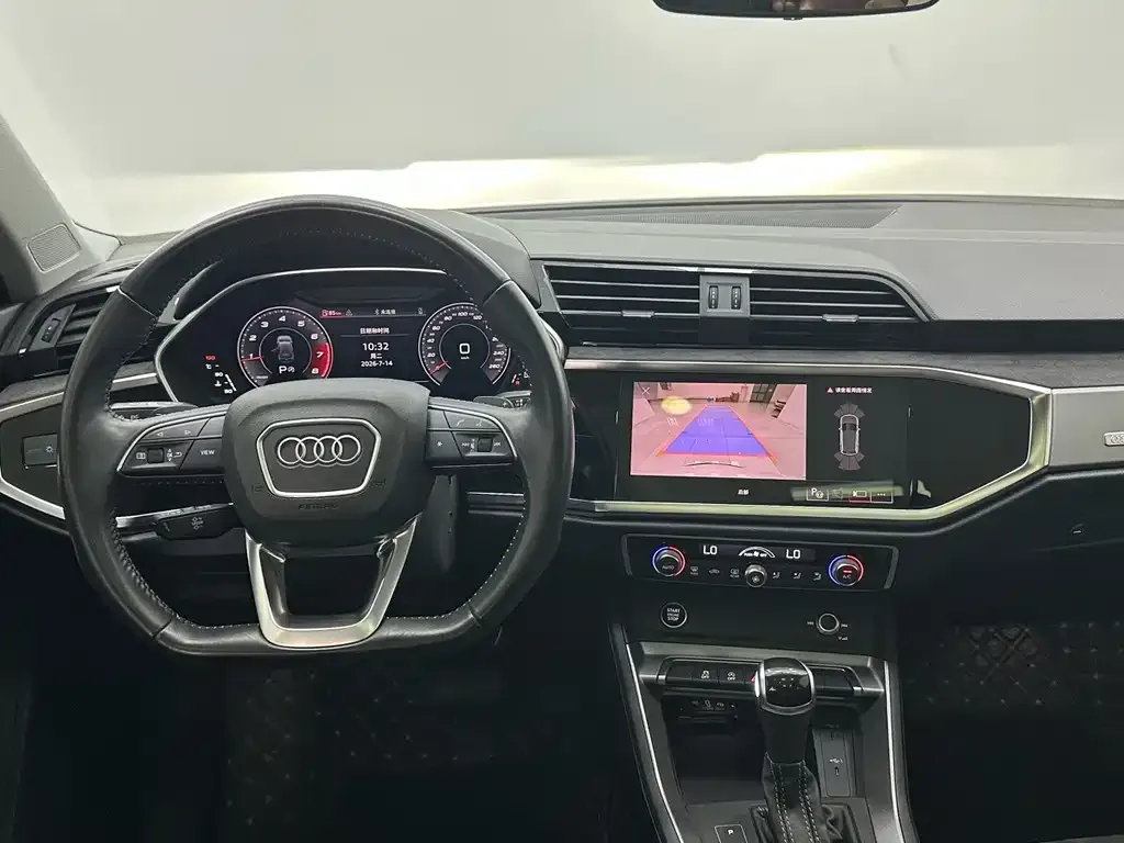 Audi Q3 — фото 9