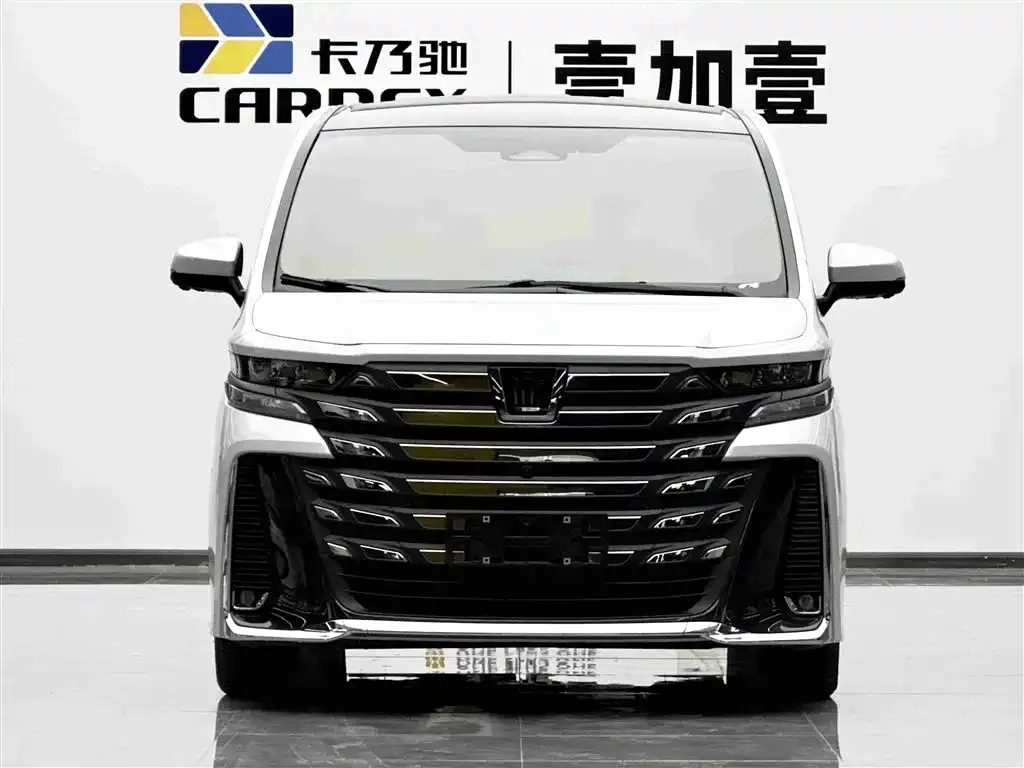 Toyota Vellfire — фото 7