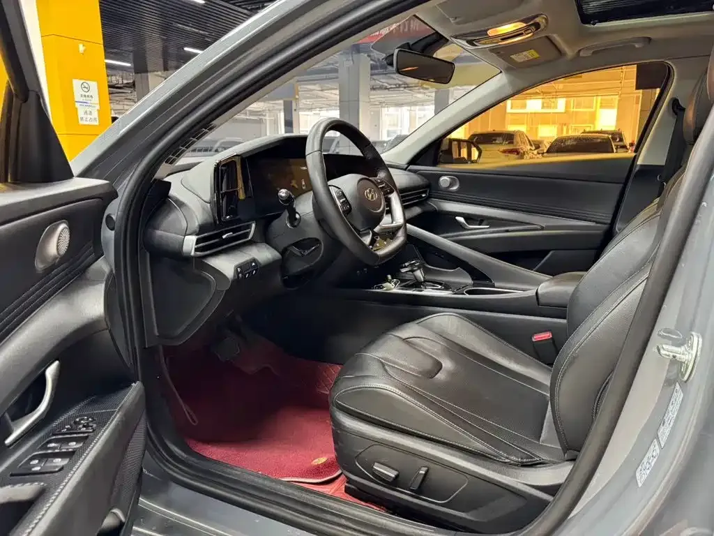 Hyundai Elantra — фото 10