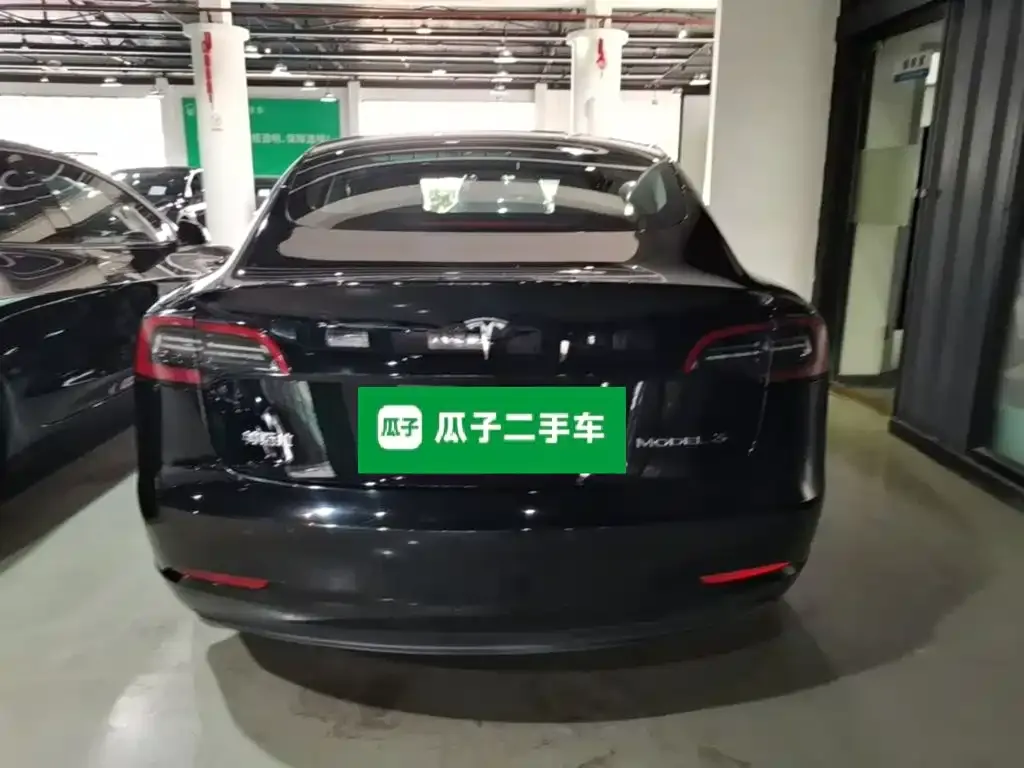 Tesla Model 3 — фото 4