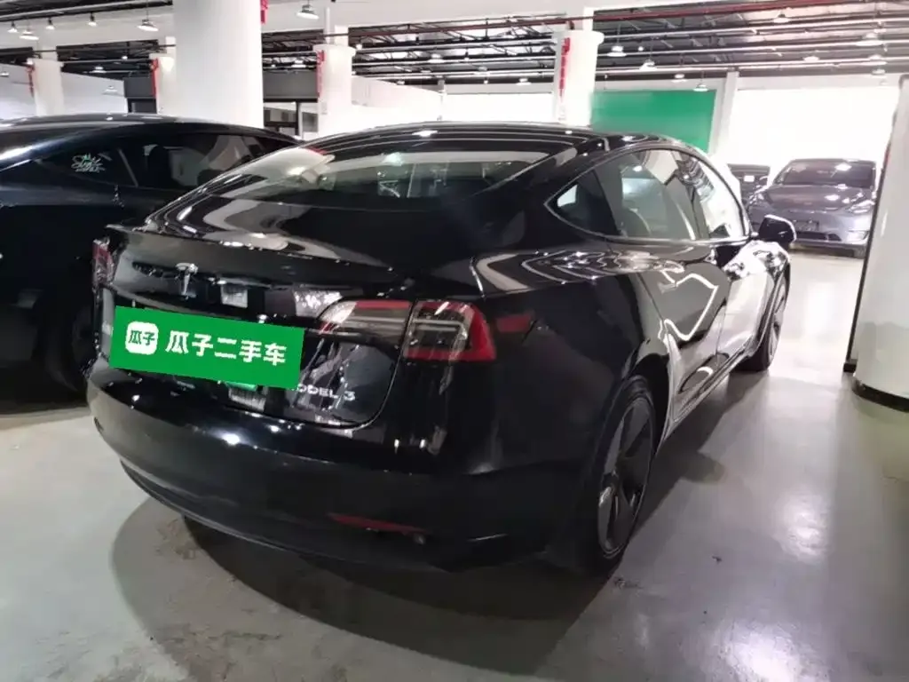 Tesla Model 3 — фото 10