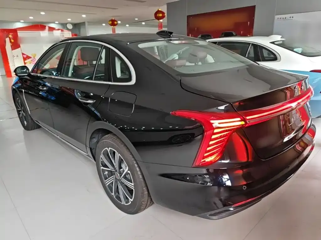Hongqi H5 PHEV — фото 10
