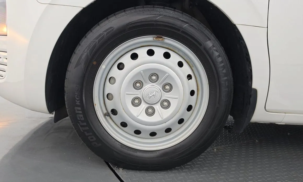 Hyundai Staria — фото 2