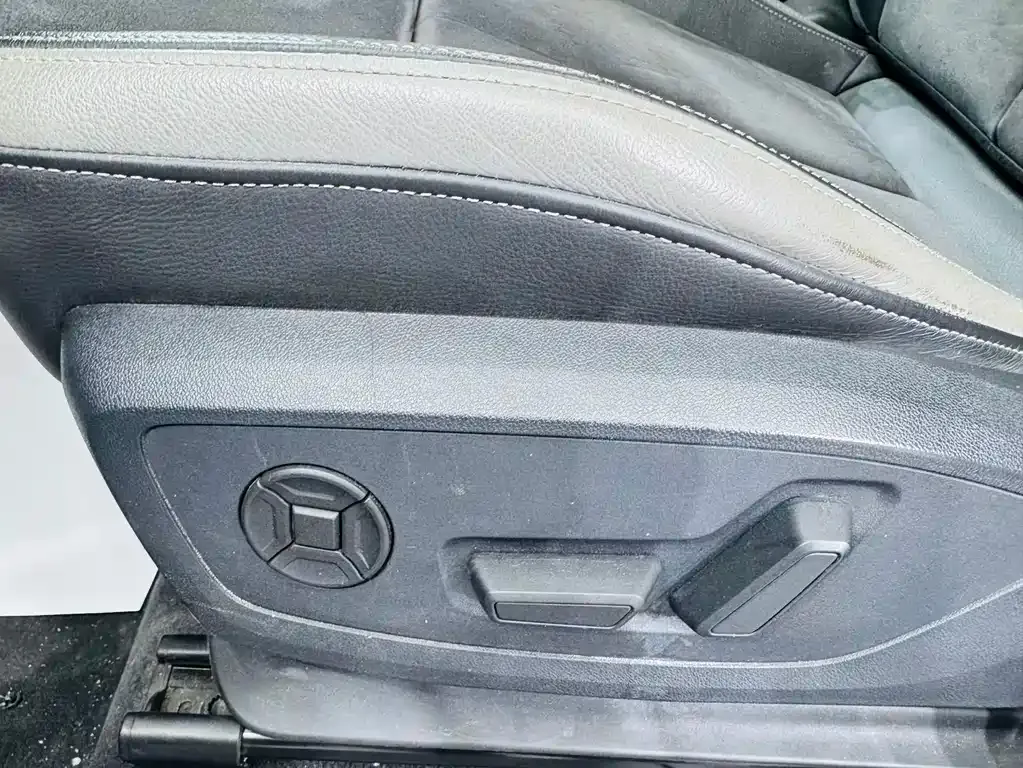 Audi Q3 — фото 10