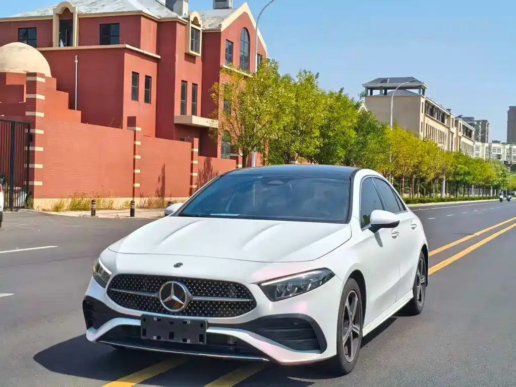 Mercedes-Benz A-Class — фото 1