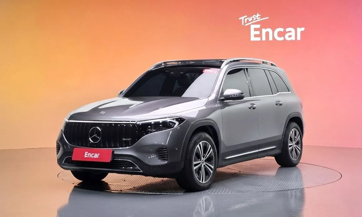 Mercedes-Benz EQB — фото 1