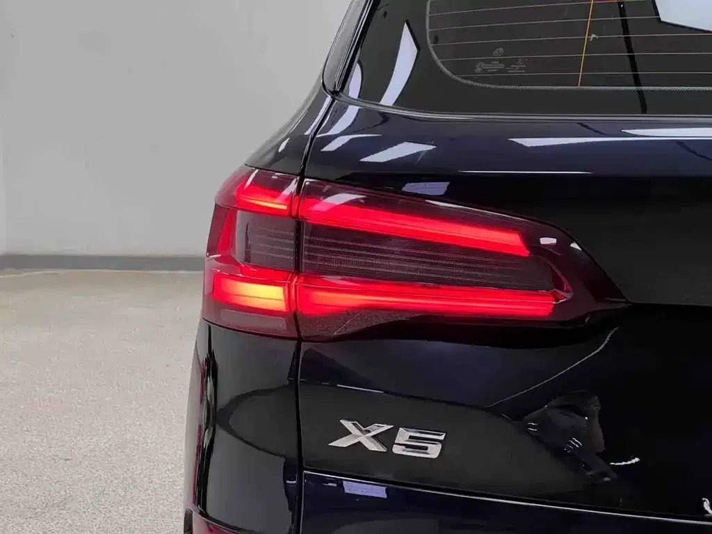 BMW X5 (Import) — фото 2