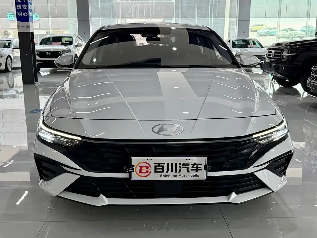Hyundai Elantra — фото 5