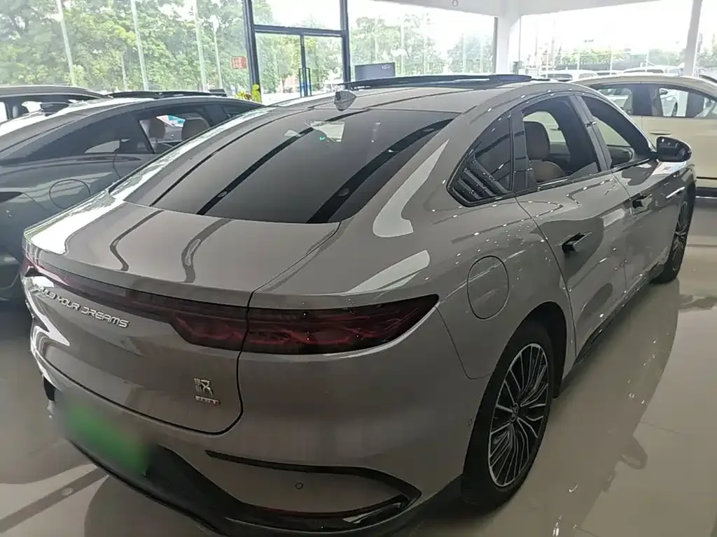 BYD Han — фото 10