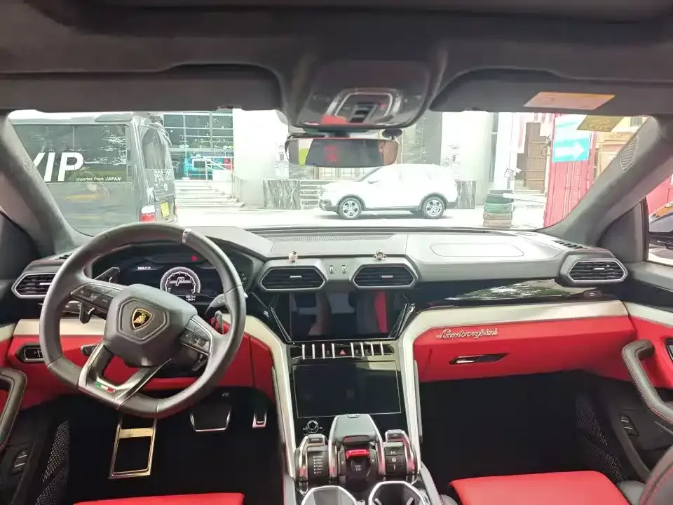 Lamborghini Urus — фото 2