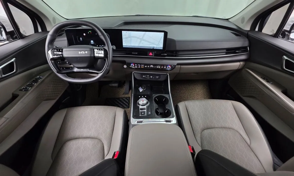 Kia Carnival — фото 9