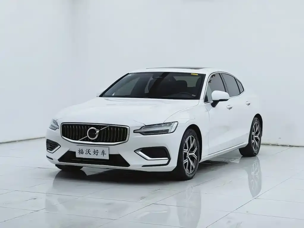 Volvo S60 — фото 1