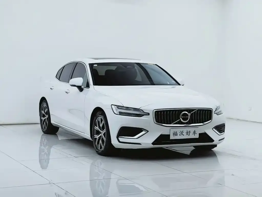 Volvo S60 — фото 10