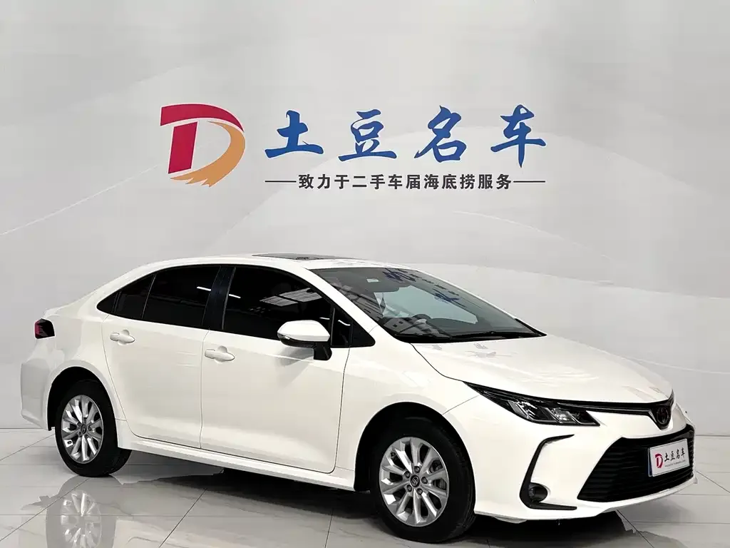 Toyota Corolla — фото 7