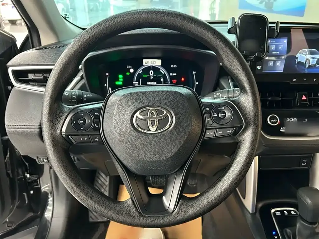 Toyota Corolla Cross — фото 9