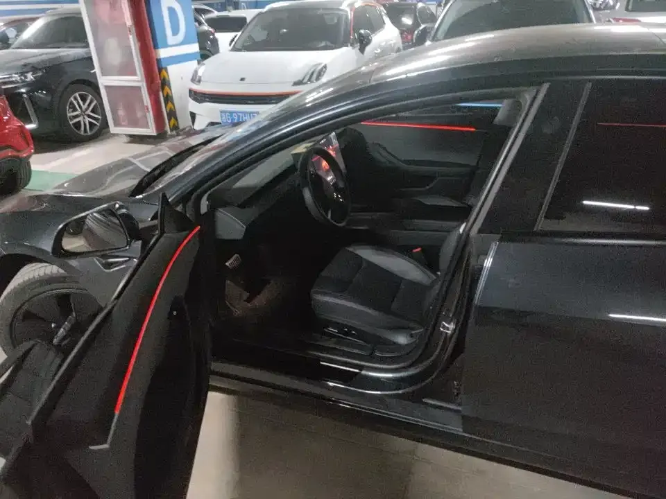 Tesla Model 3 — фото 2