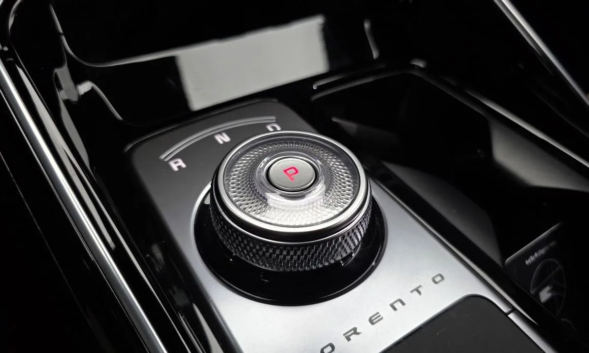 Kia Sorento — фото 7