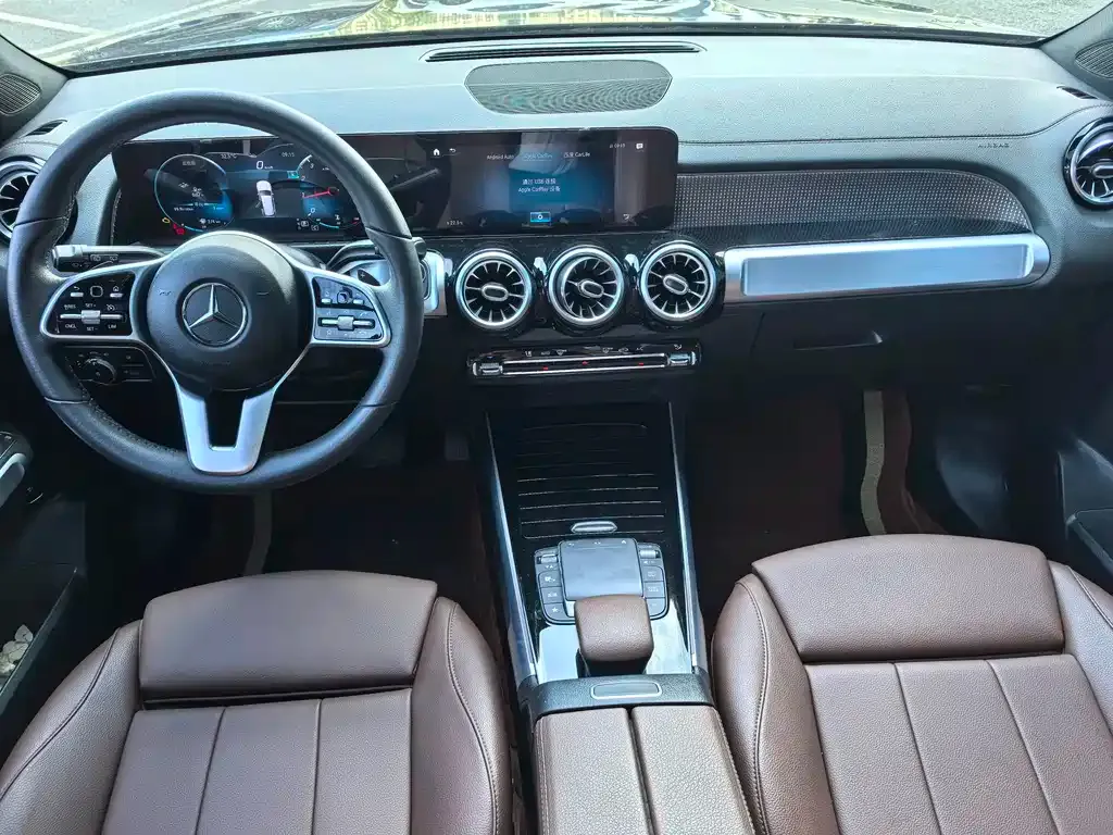 Mercedes-Benz GLB — фото 10