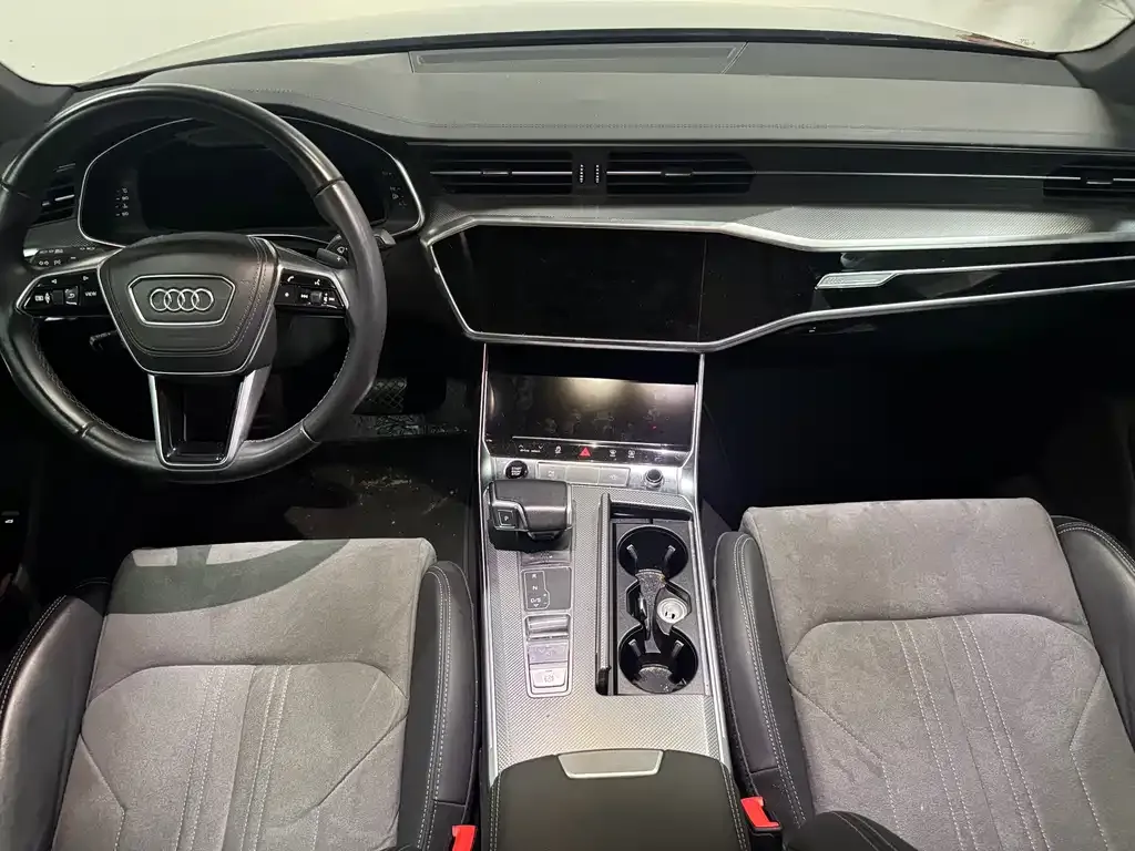 Audi A6L — фото 8