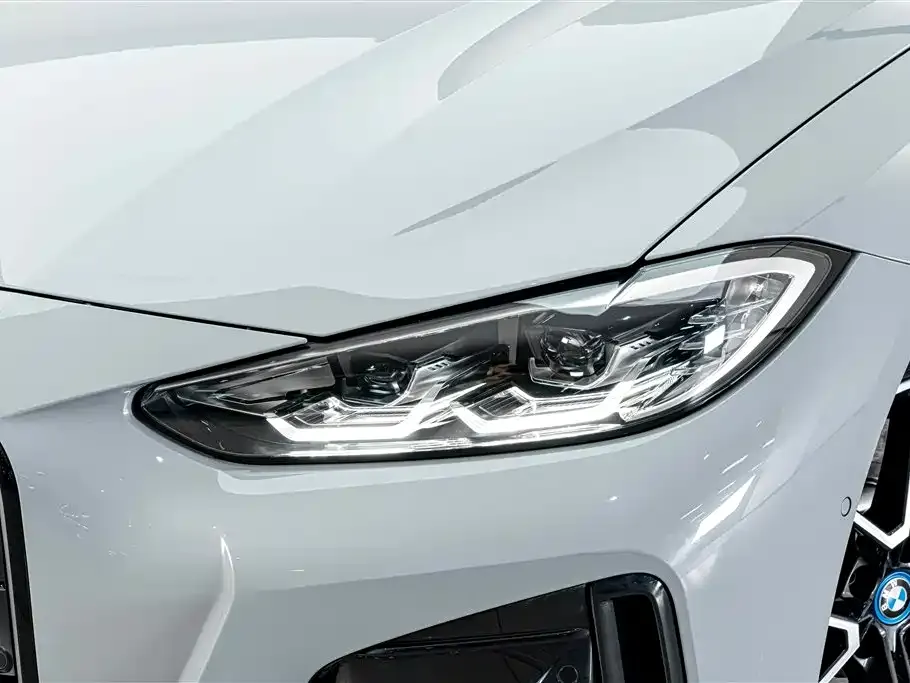 BMW i4 — фото 4