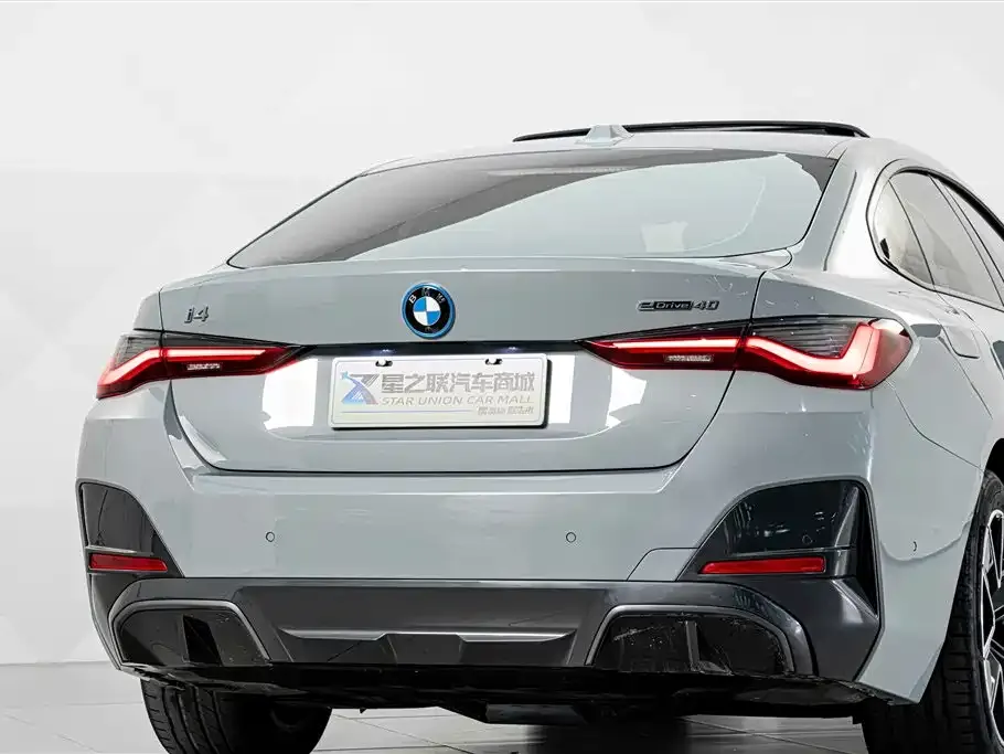 BMW i4 — фото 8