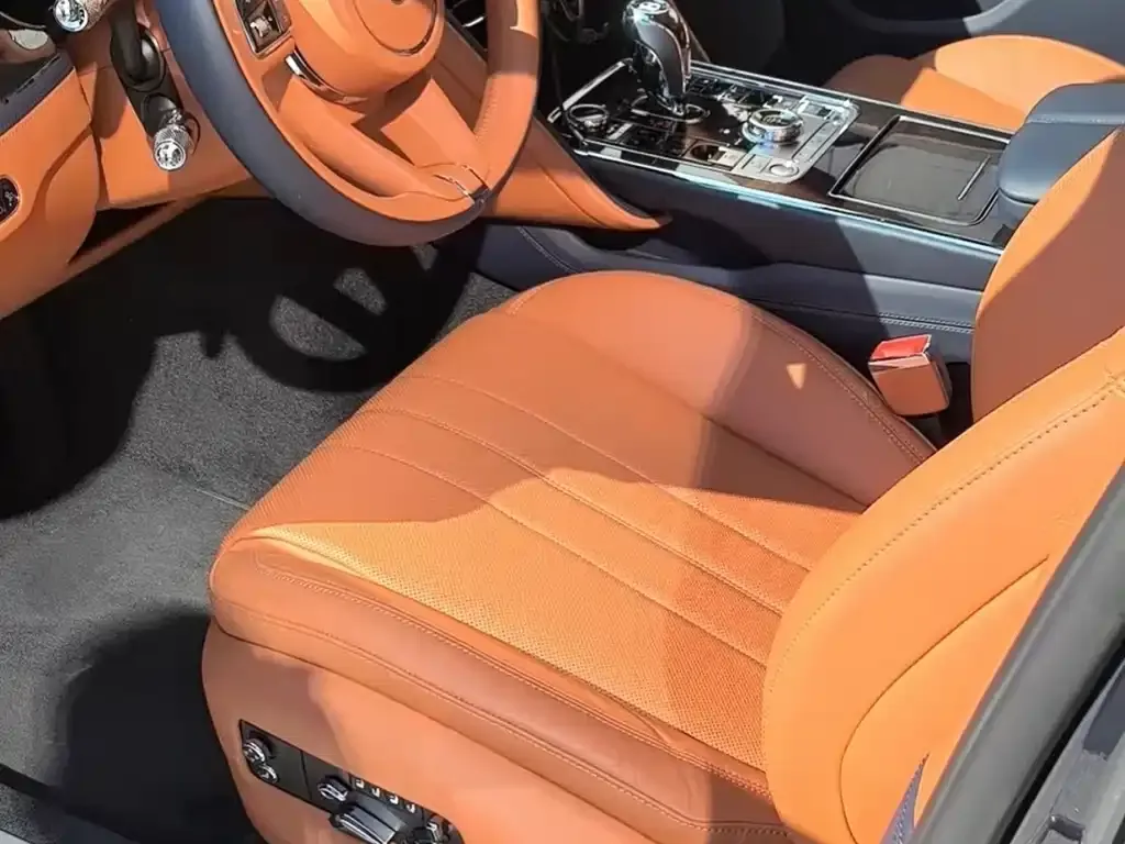 Bentley Flying Spur — фото 3