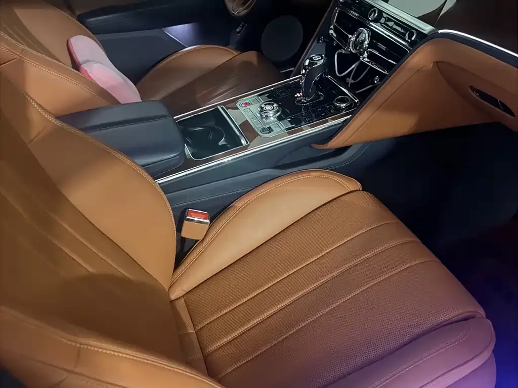Bentley Flying Spur — фото 6