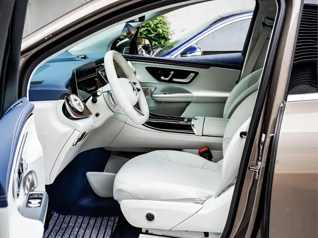 Mercedes-Benz EQE SUV — фото 9