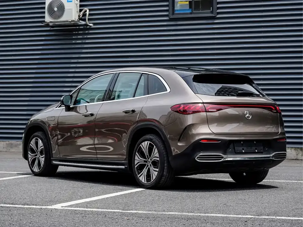Mercedes-Benz EQE SUV — фото 2