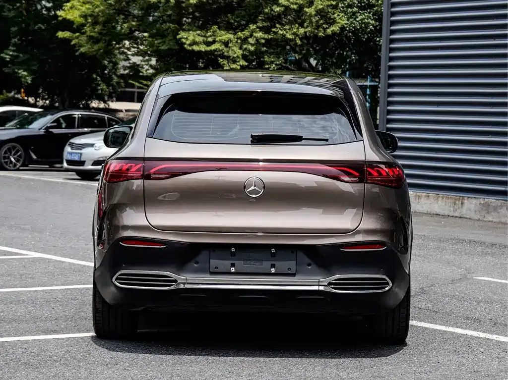 Mercedes-Benz EQE SUV — фото 4