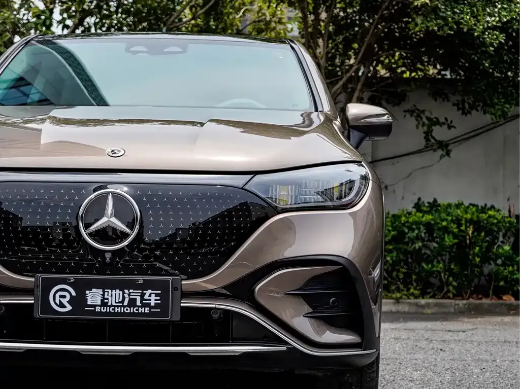 Mercedes-Benz EQE SUV — фото 6