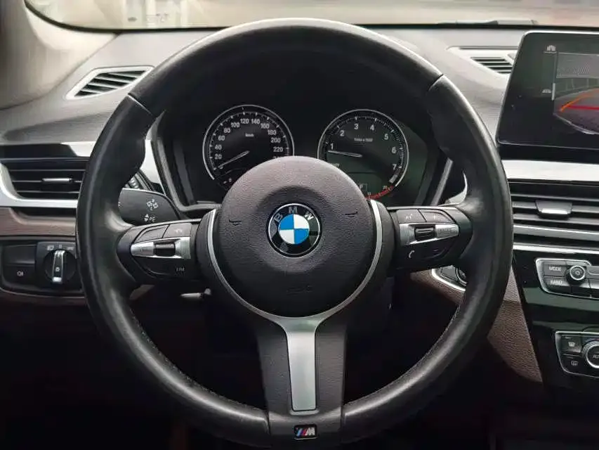 BMW X1 — фото 4