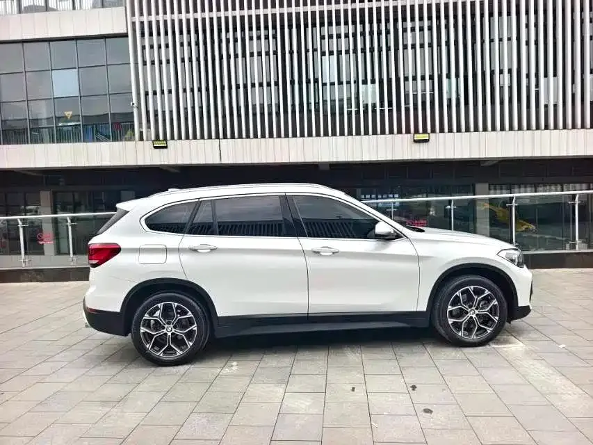 BMW X1 — фото 7