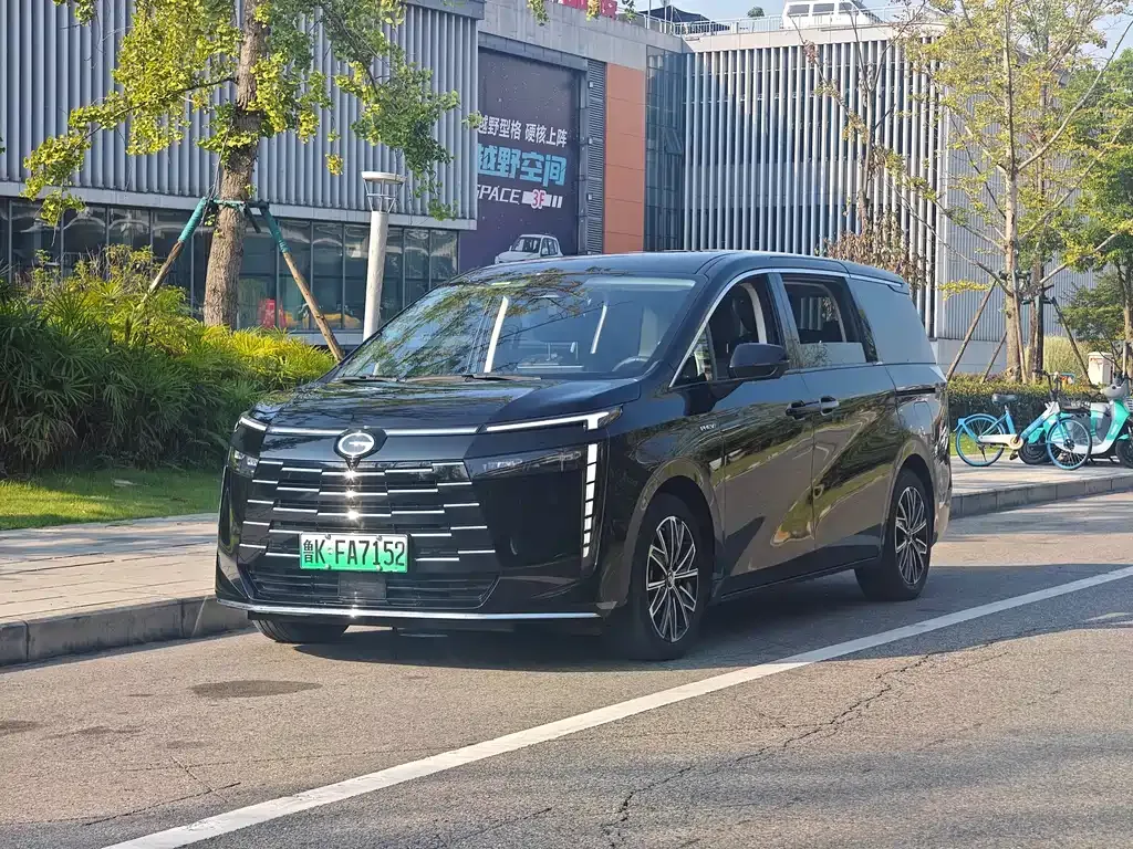 GAC Motor Trumpchi E8 PHEV — фото 1