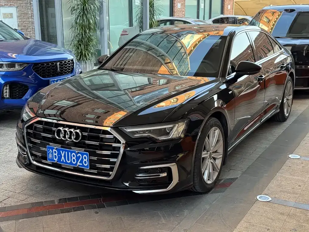 Audi A6L — фото 1