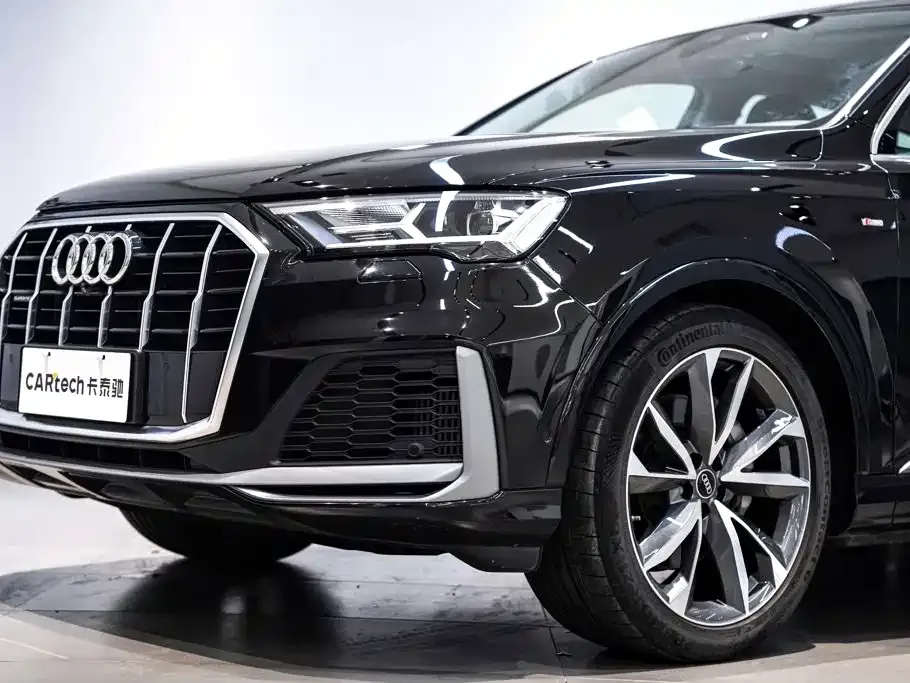 Audi Q7 — фото 7