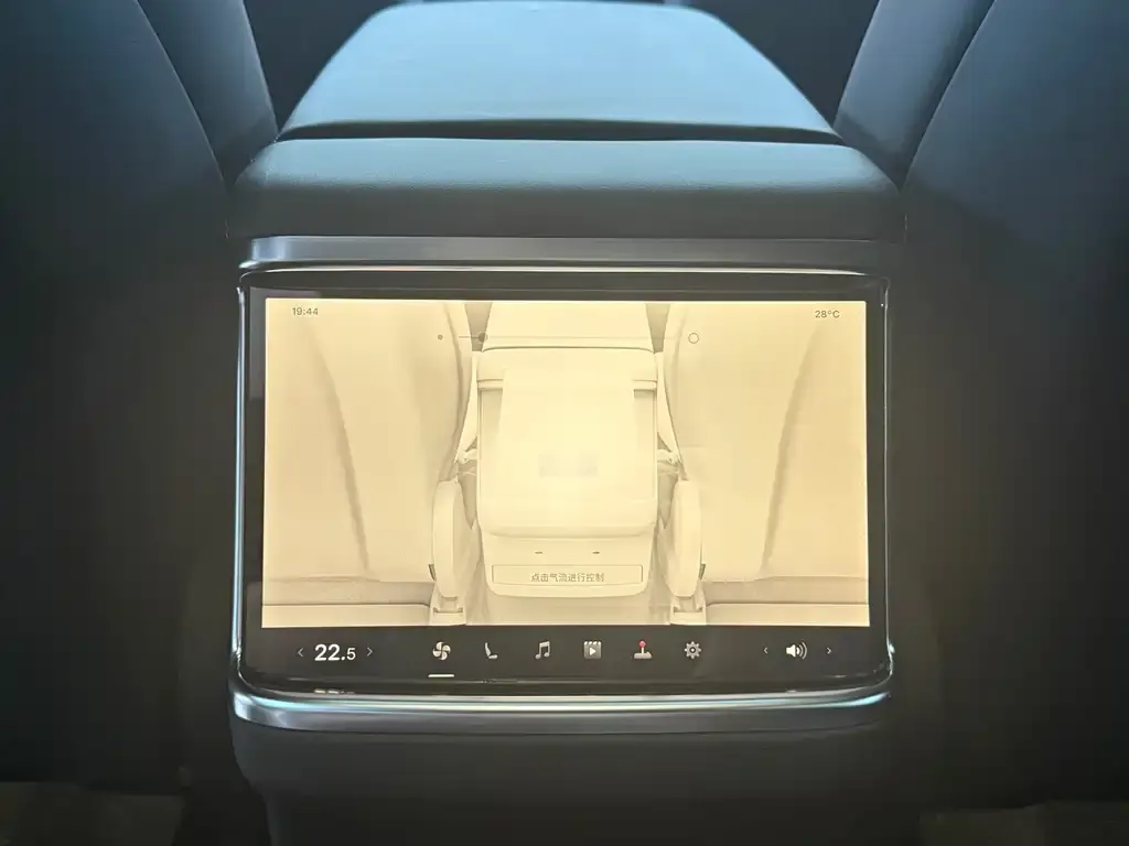 Tesla Model X — фото 3