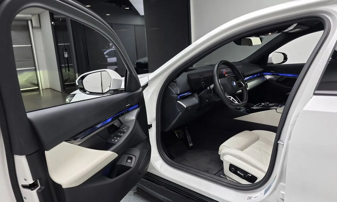 BMW i5 — фото 10