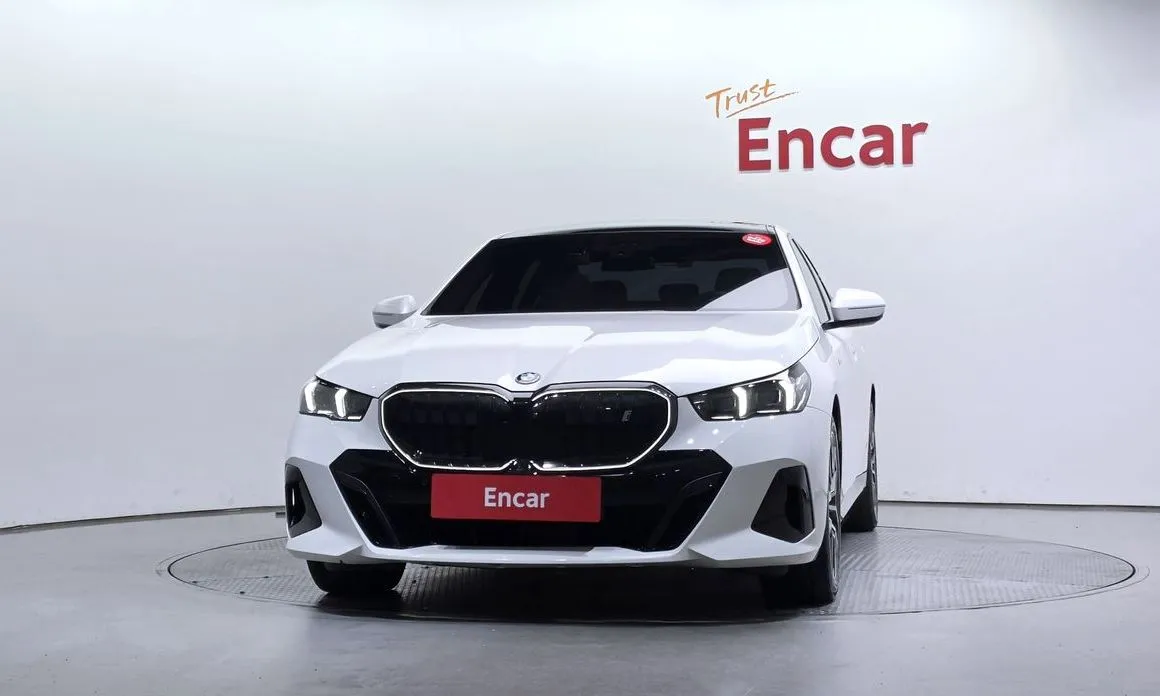 BMW i5 — фото 3
