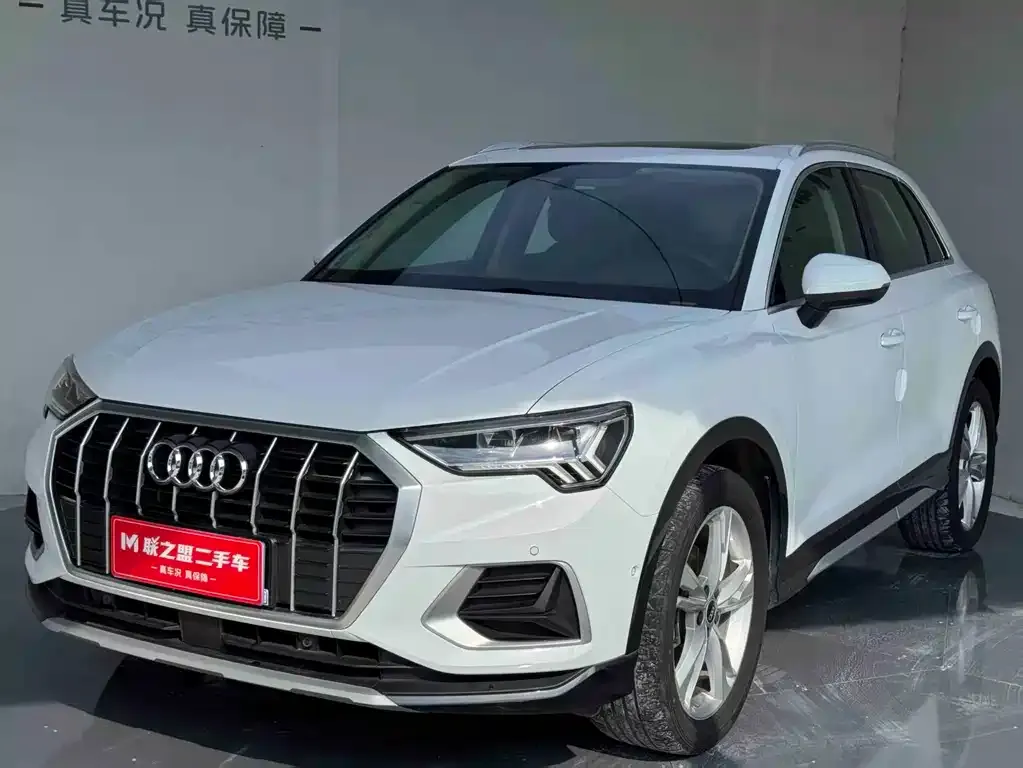 Audi Q3 — фото 1