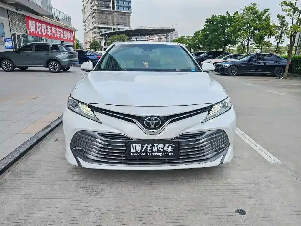 Toyota Camry — фото 8