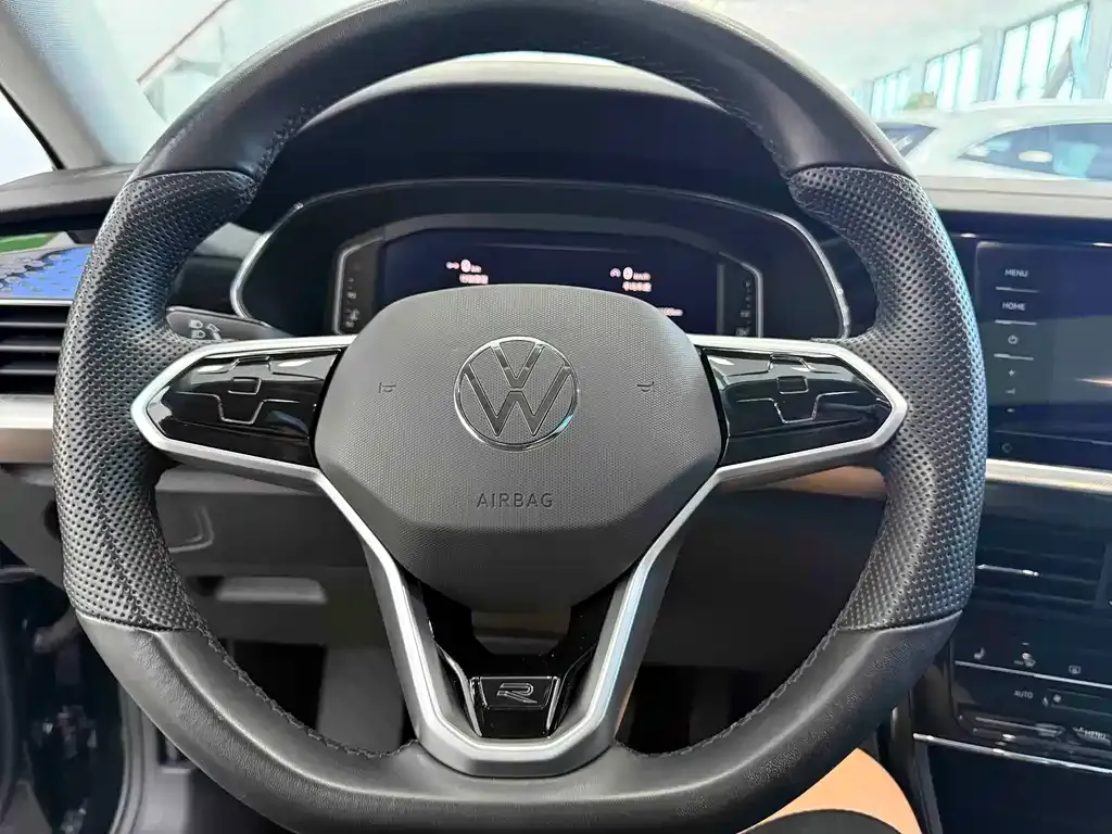 Volkswagen Passat — фото 4