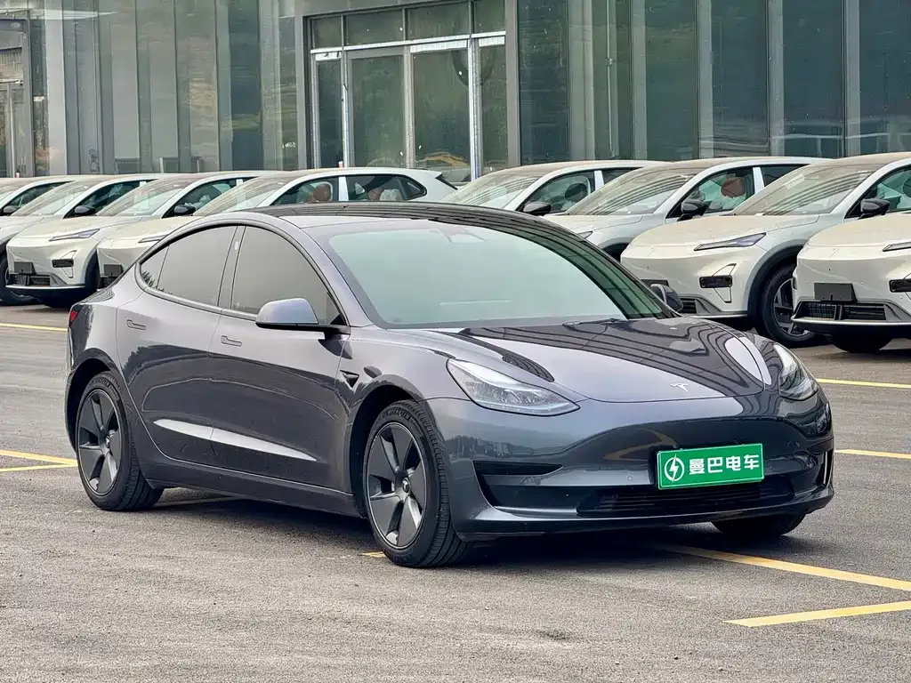 Tesla Model 3 — фото 7